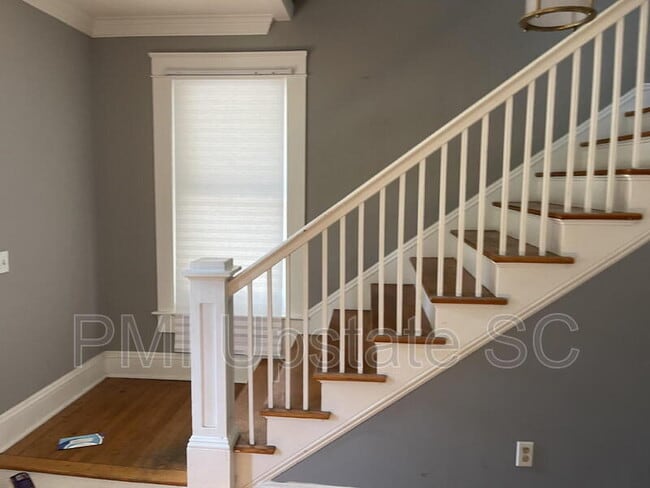 Building Photo - 181 N Fairview Ave