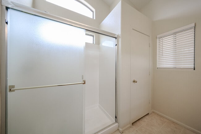 Building Photo - 12447 W El Nido Ln