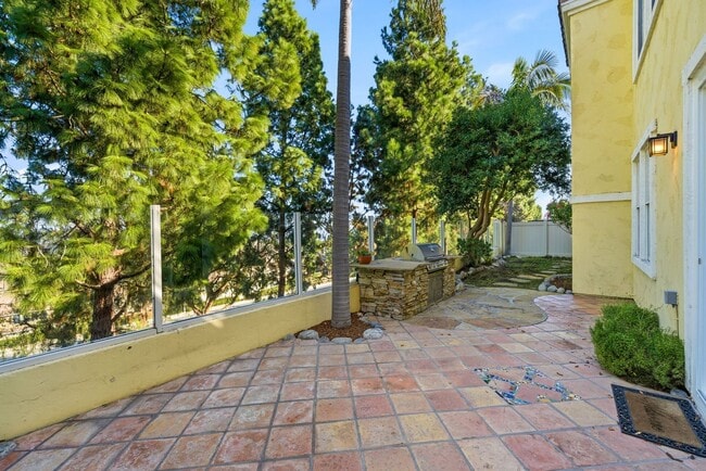 Building Photo - Beautiful 3 Bedroom 2.5 Bath Single Family...