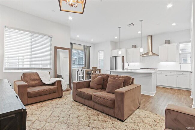 Building Photo - 660 Daniel Freeman Cir