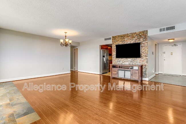 Building Photo - 6301 Stevenson Ave