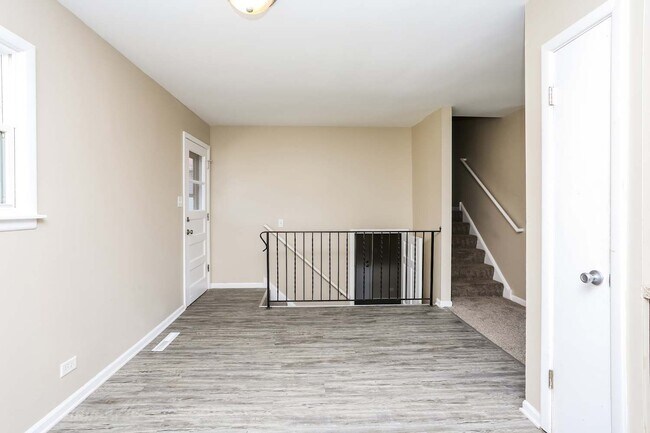 Building Photo - 5824 Orange Ln