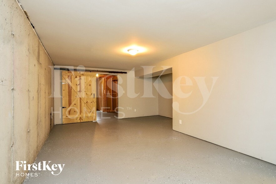 Building Photo - 322 Aspen Creek Dr