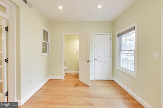 Building Photo - 628 Madison St NW