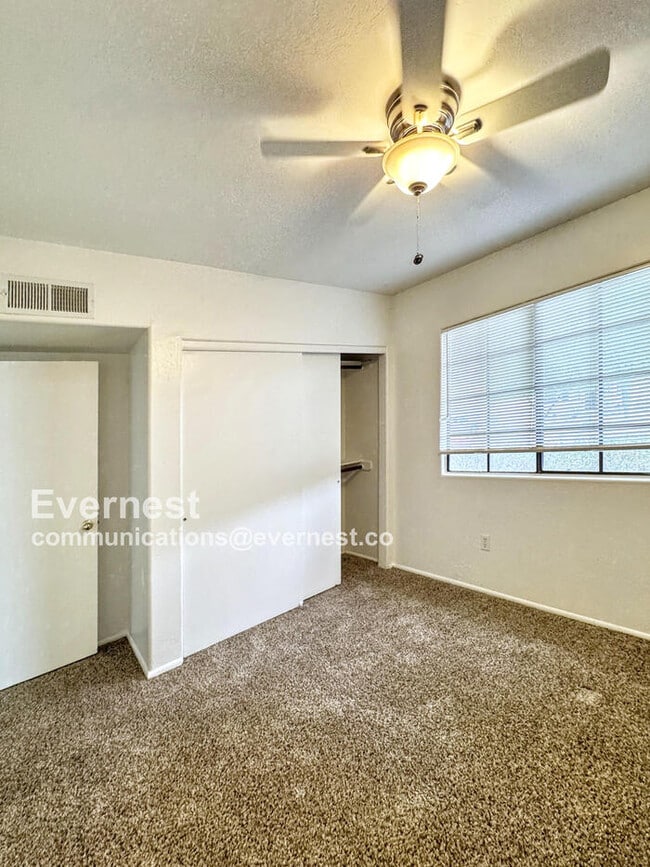 Building Photo - 7370 W Beryllium Ln