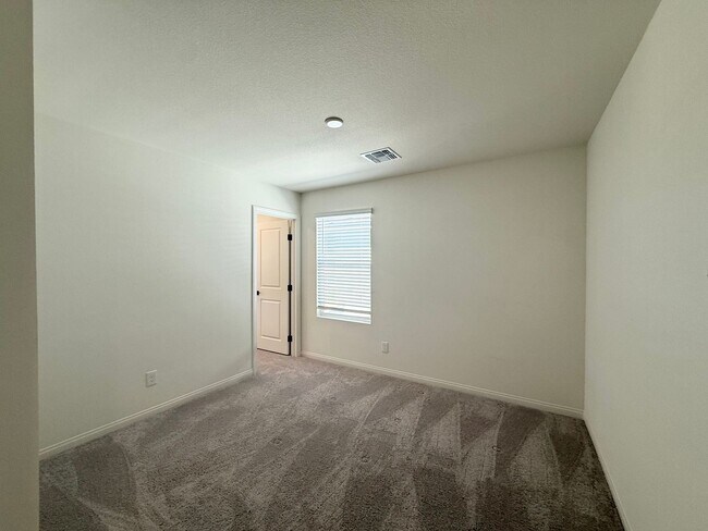 Building Photo - Spacious Southwest Las Vegas Gem | 5 Beds, Loft & 3,000+ Sq Ft Living