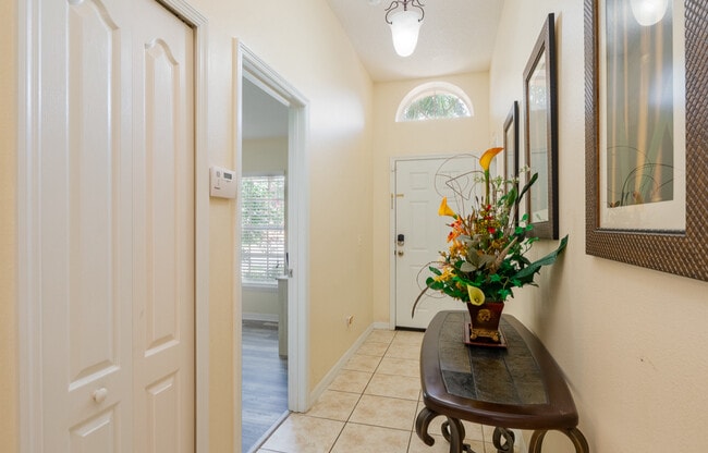 Building Photo - 2178 Royal Ridge Dr