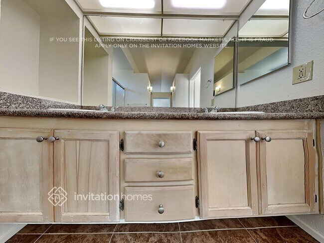 Building Photo - 1084 Armsby Way