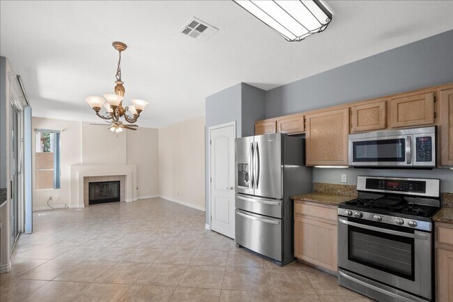 Building Photo - Spacious 4 Bd, 3 bth with in Summerlin with Beautiful Backyard and Bonus Space