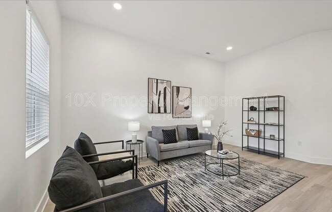 Building Photo - 92 E Innis Ave