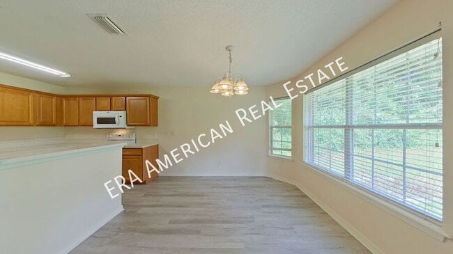 Building Photo - 6648 Longview St