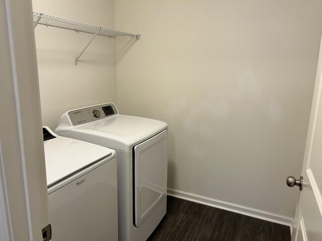 Building Photo - 823 Georgia Oak Ln