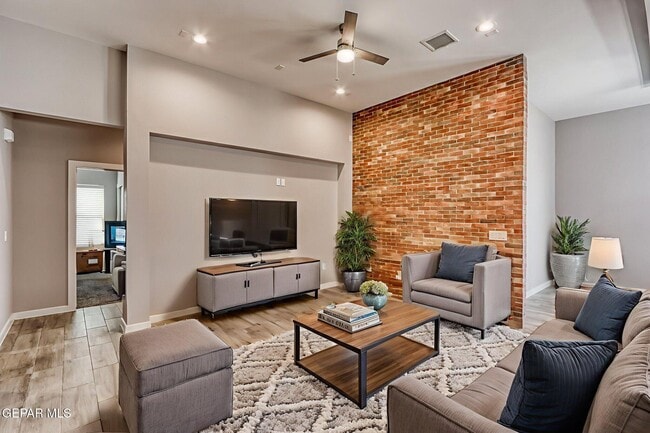 Building Photo - 409 Beech Tree Dr