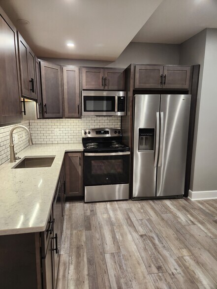 Primary Photo - 13487 Cleveland Ave NW