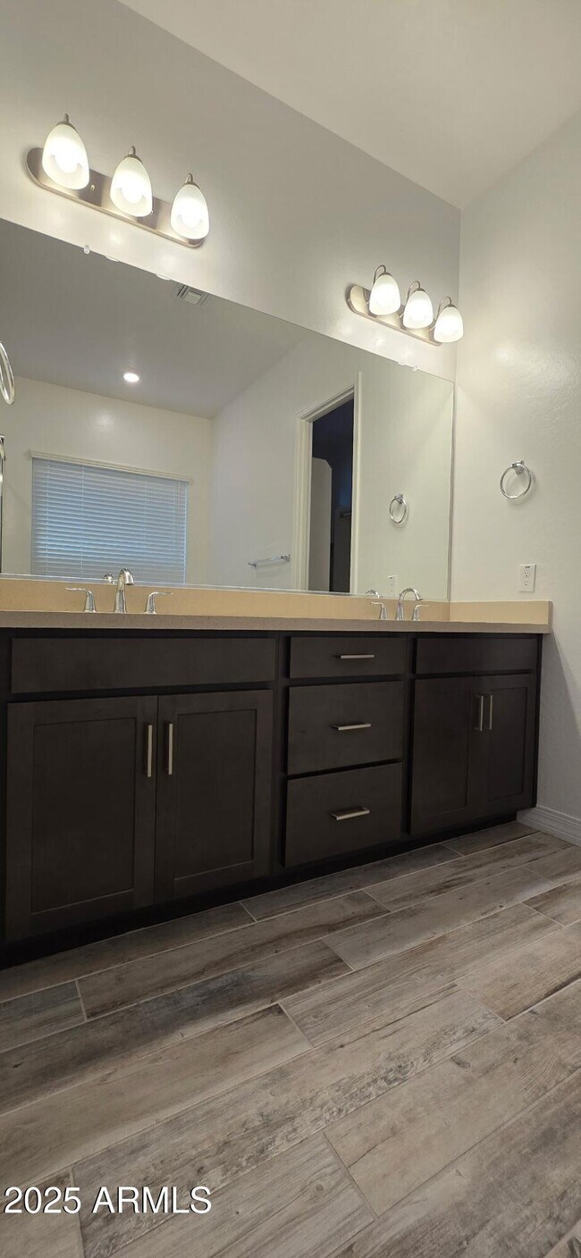 Building Photo - 22638 E Saddle Way
