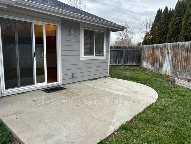 Building Photo - 2254 N Zircon Ave