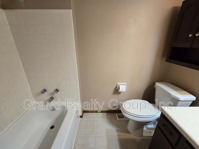 Building Photo - 531 Evergreen Ct