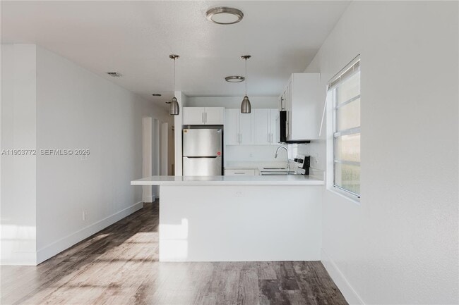 Building Photo - 4338 NW 24th Ave