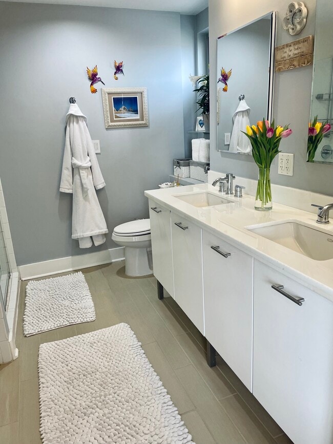 Master Bathroom - 603 Davis St