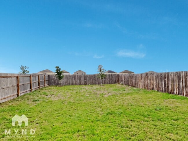 Building Photo - 707 Wild Olive Wy