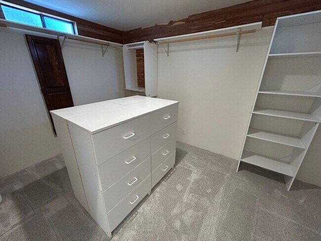 Building Photo - Must See Spacious Alamo 4BR Home with Remo...