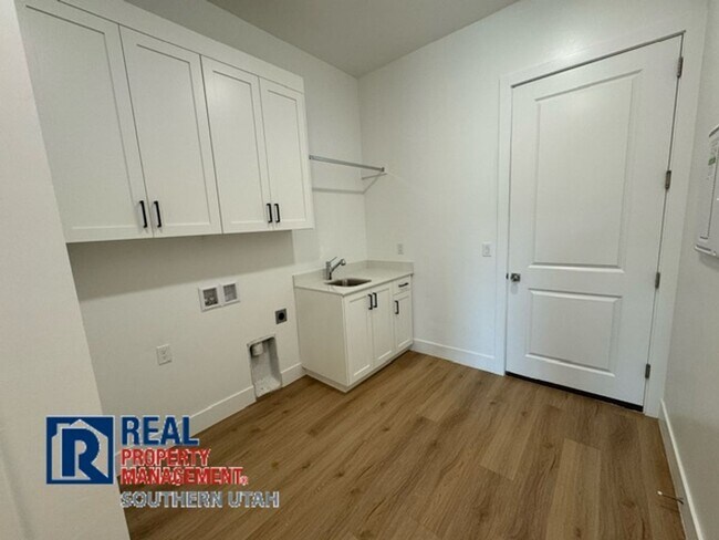 Building Photo - Woodland Estates Home