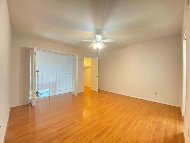 Building Photo - 2601 S Braeswood Blvd