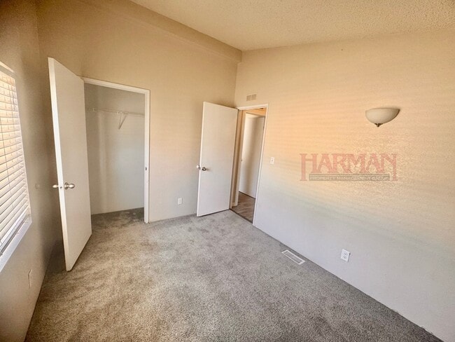 Building Photo - 863 Artesia Rd