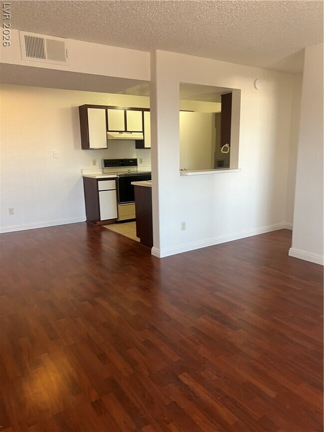 Building Photo - 230 Mission Catalina Ln