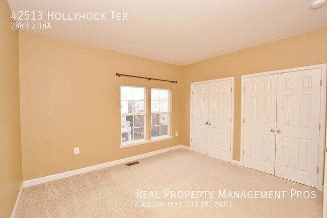 Building Photo - 42513 Hollyhock Terrace