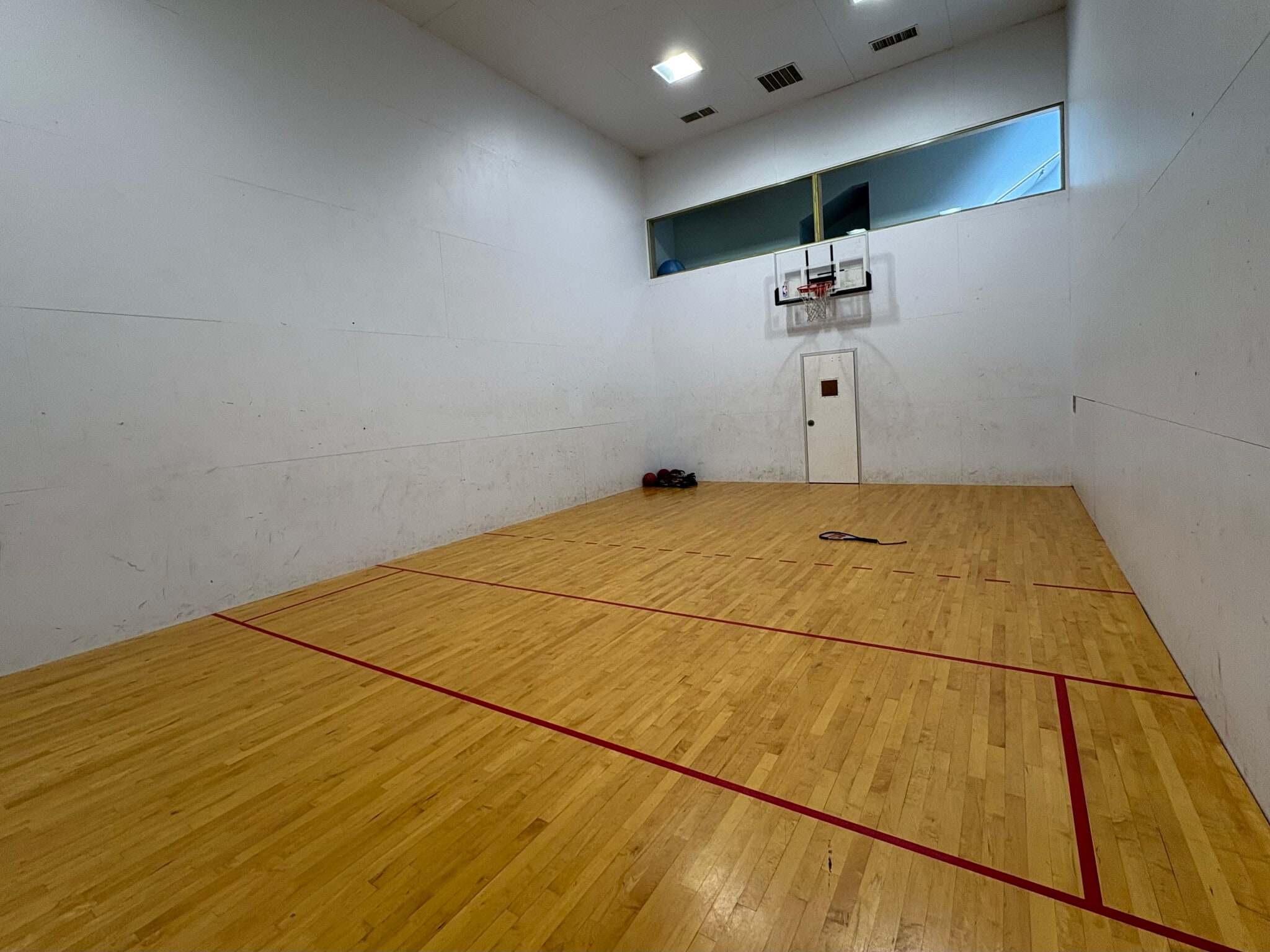 Sports court - 12510 109th Ct NE