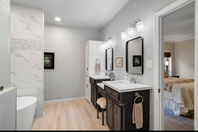 Building Photo - 415 Lago Trace Dr