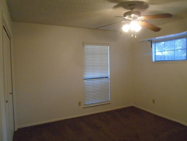 Building Photo - CAMPUS PARK! APPLICATION PENDING!