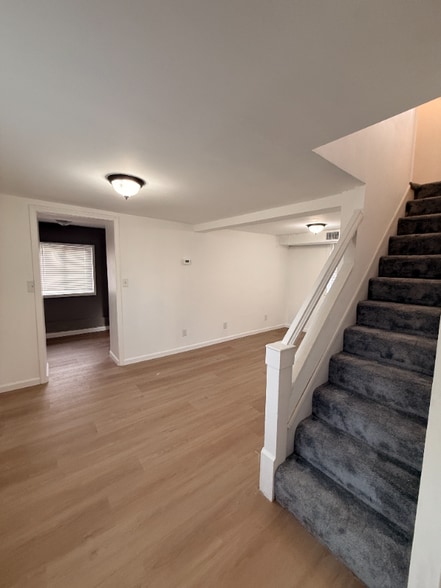 Building Photo - 24591 Valley Ave