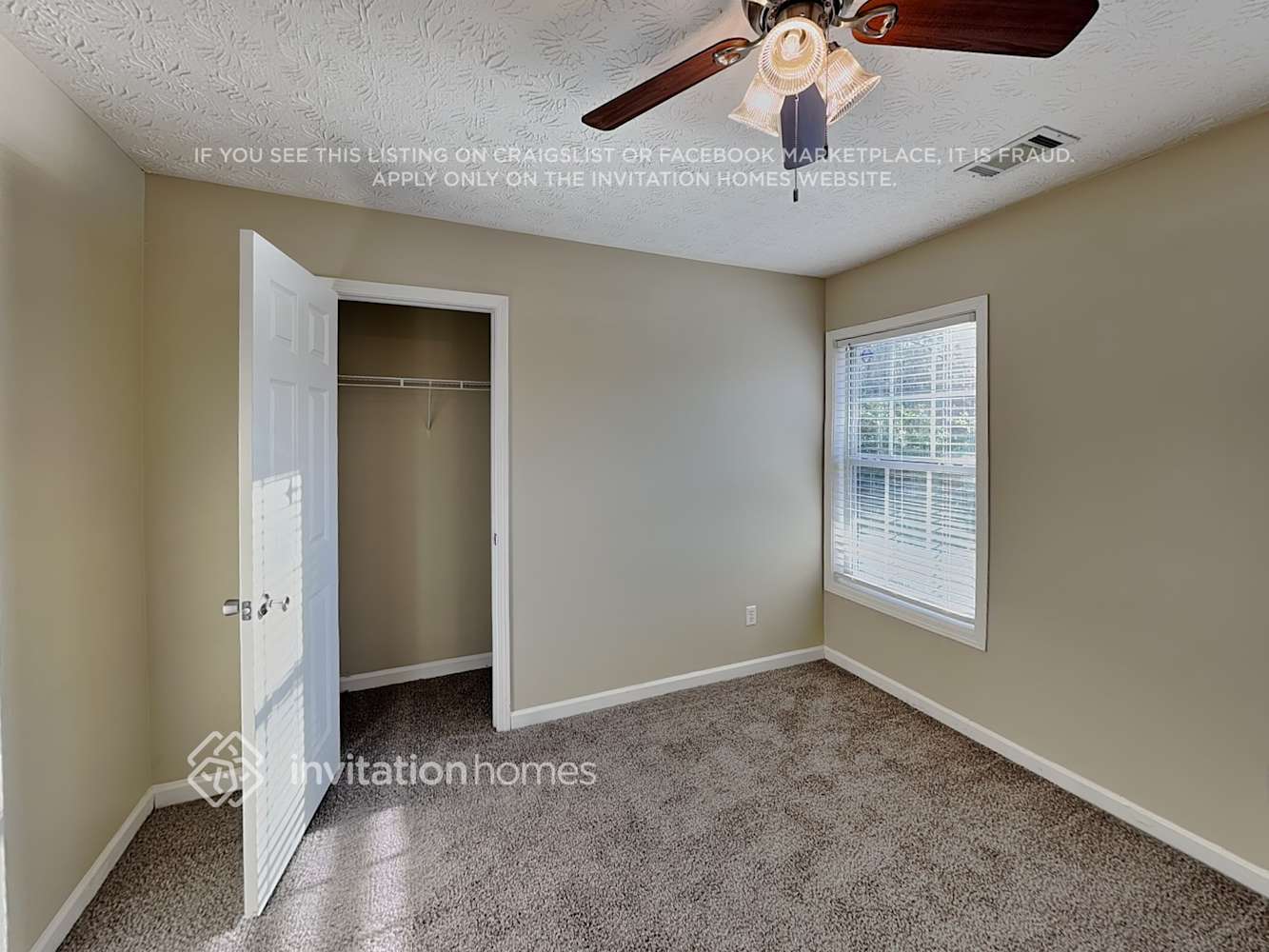 Building Photo - 690 Castlebrooke Dr SE