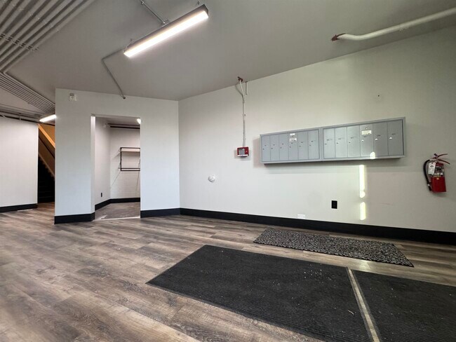 Building Photo - 217 S Badger Ave