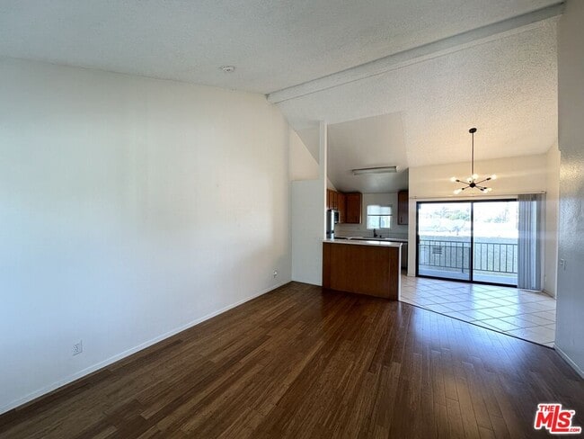 Building Photo - 1108 Termino Ave