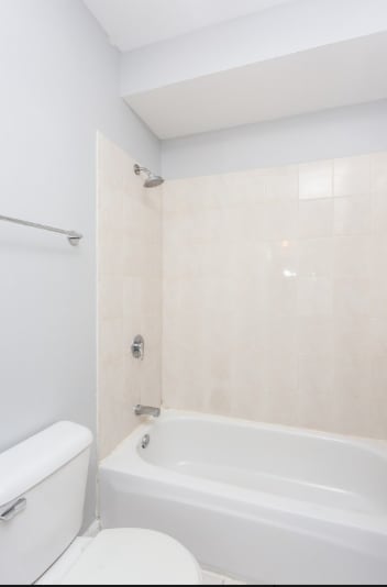 Building Photo - 2427 N Clybourn Ave