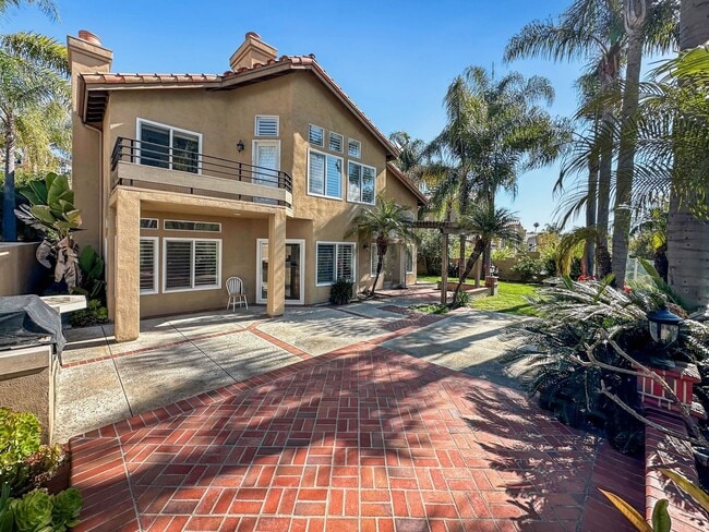 Building Photo - Beautiful Marina Hills Home!
