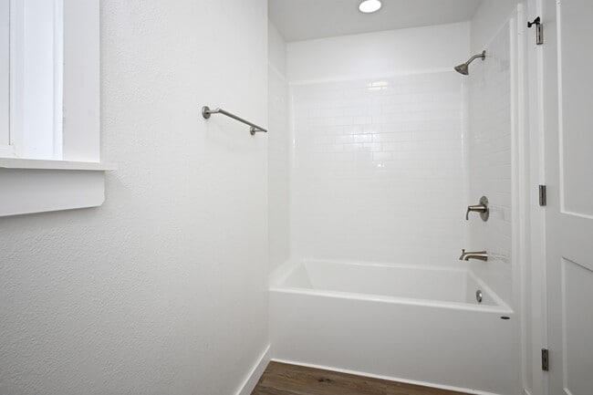 Building Photo - 442 Rothe Loop