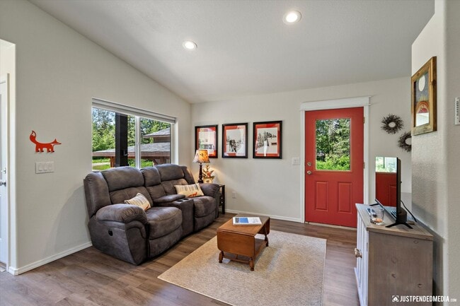 Building Photo - Cute 1 bedroom + 1 Bathroom w/ office - UT...