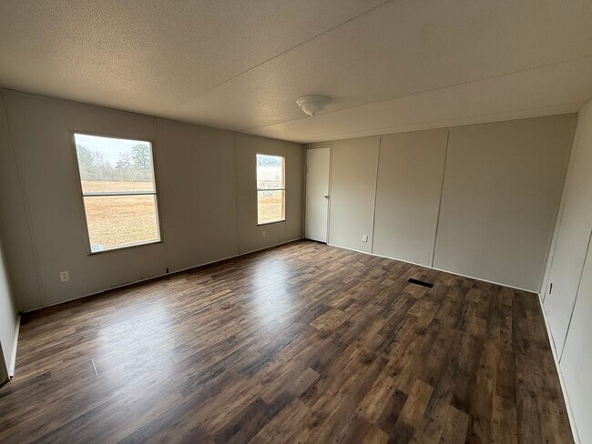 Building Photo - 142 Co Rd 405