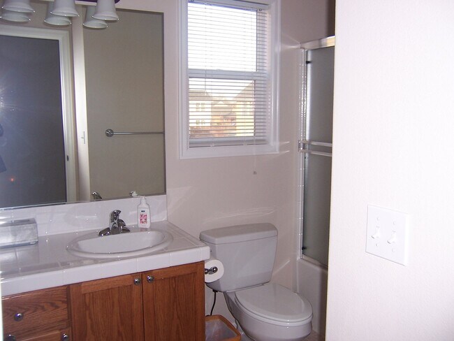 Building Photo - 863 SE Bayshore Cir