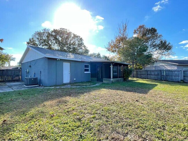 Building Photo - 6475 Cedarbrook Dr