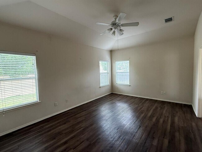 Building Photo - 1514 Kothman Dr