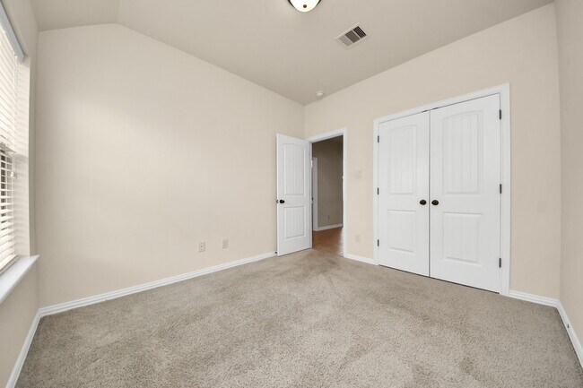 Building Photo - 2527 Horned Owl Dr