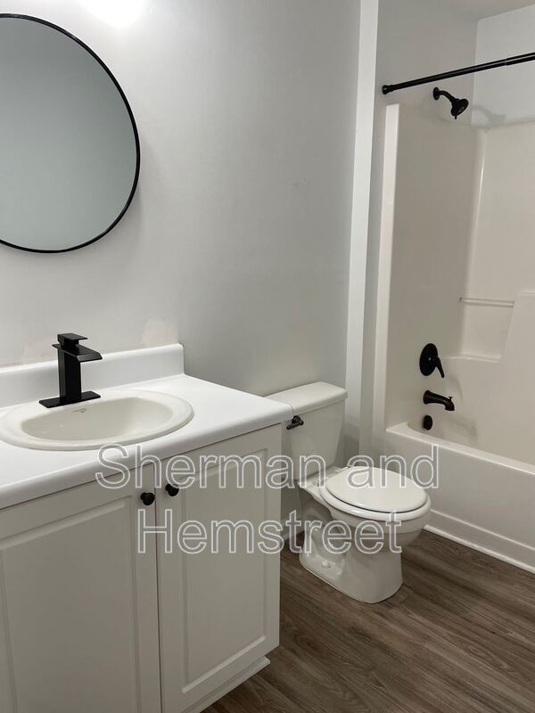Building Photo - 3301 London Ct SW