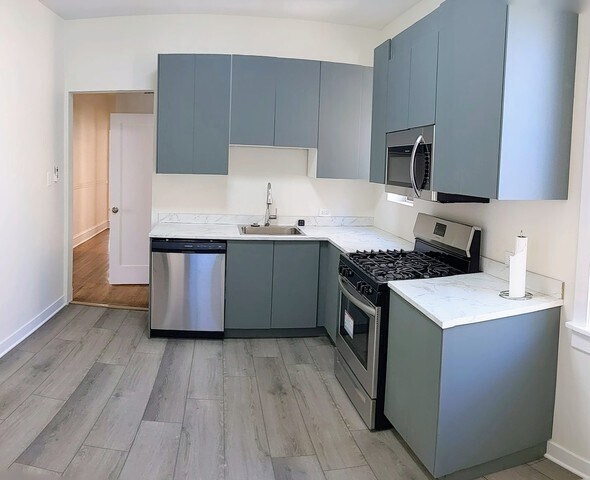 Building Photo - 6229 N Wayne Ave