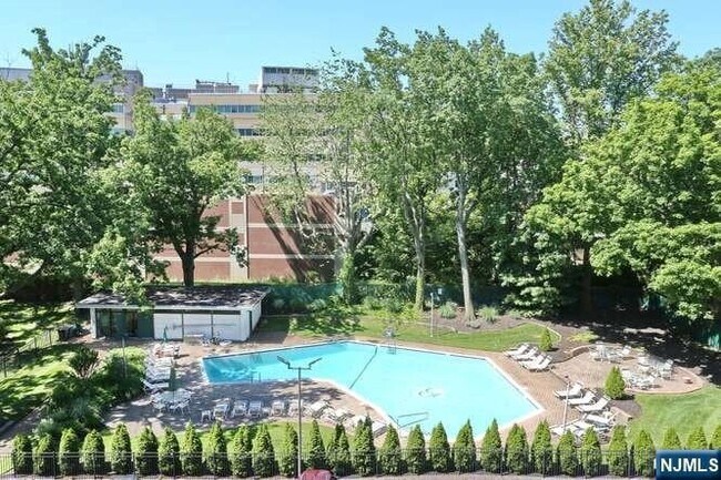 Building Photo - 301 Beech St