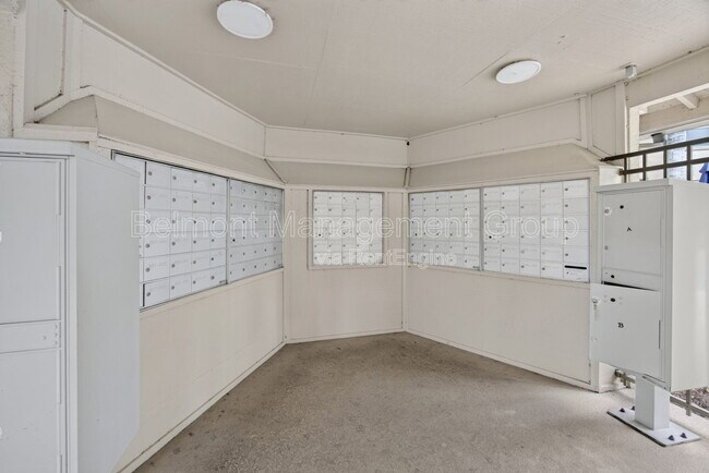 Building Photo - 642 Dory Ln